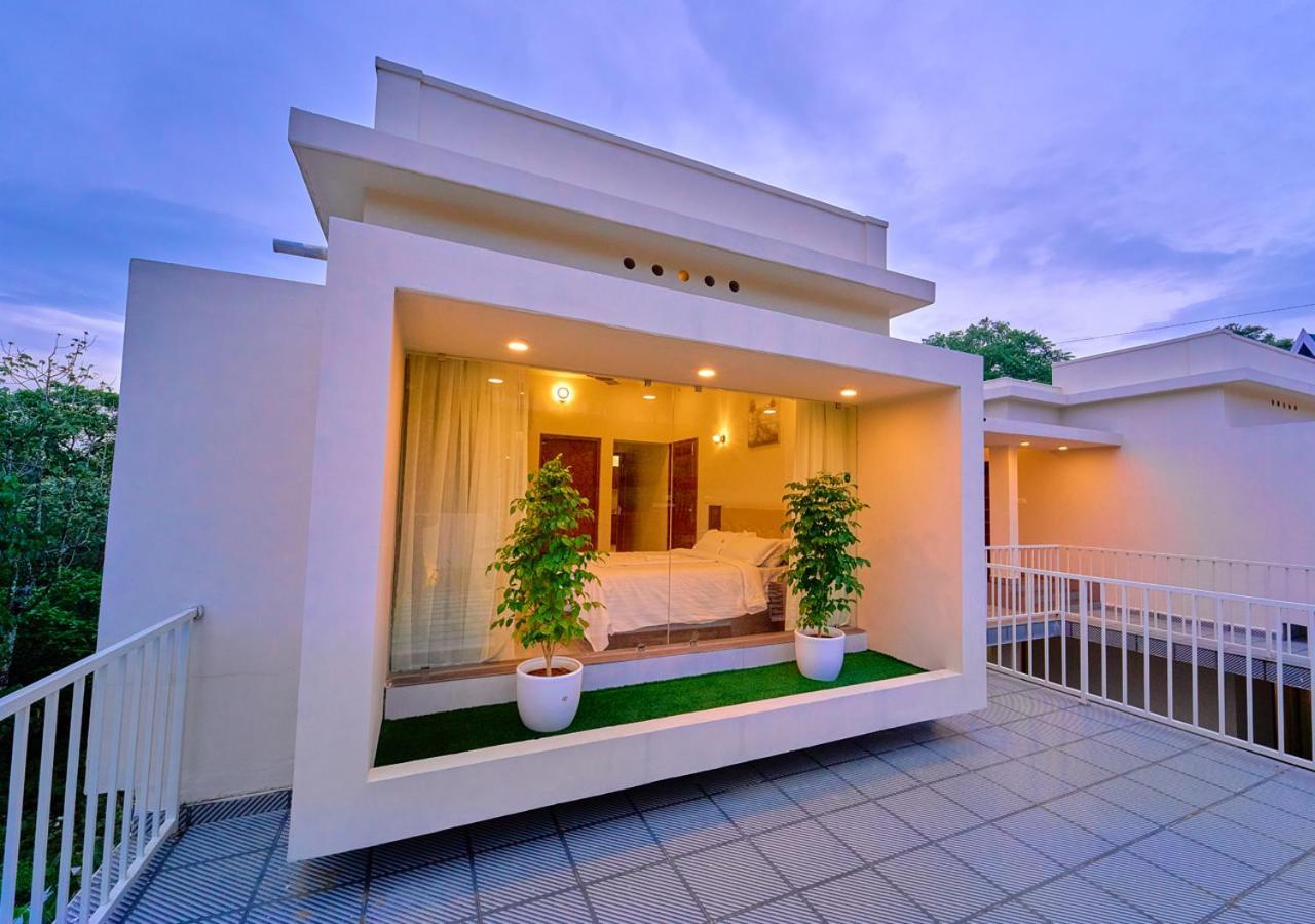 Glen Castle Vagamon Pool Resort By Voye Homes Eksteriør billede