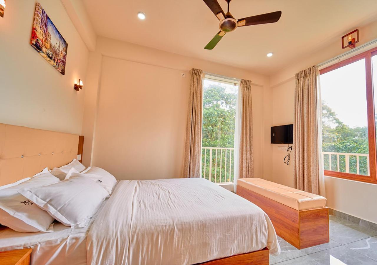 Glen Castle Vagamon Pool Resort By Voye Homes Eksteriør billede