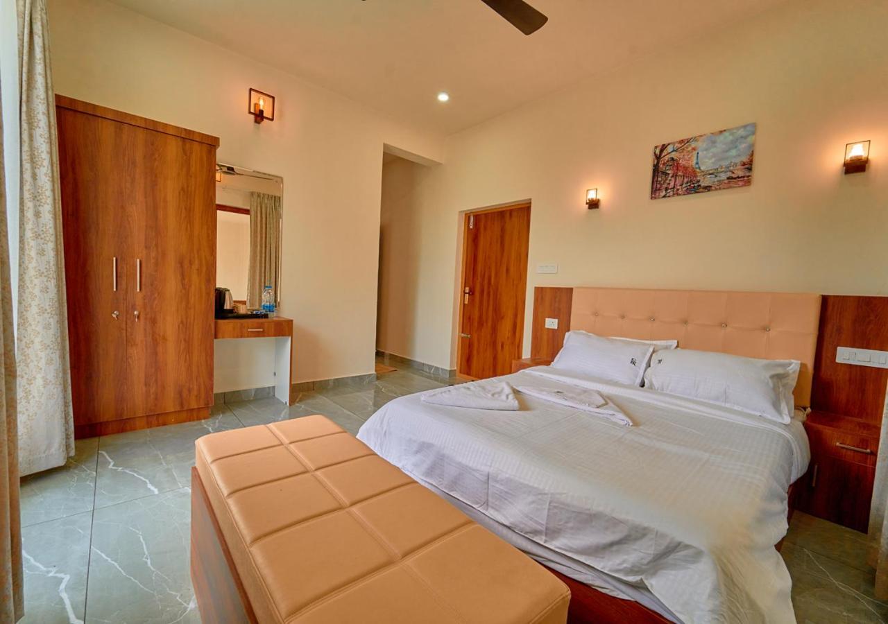 Glen Castle Vagamon Pool Resort By Voye Homes Eksteriør billede