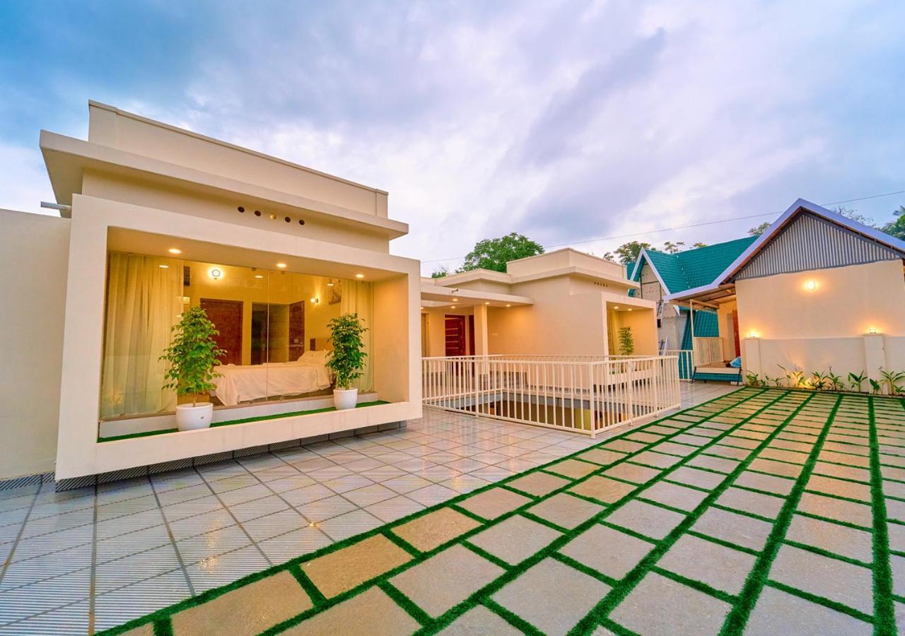 Glen Castle Vagamon Pool Resort By Voye Homes Eksteriør billede