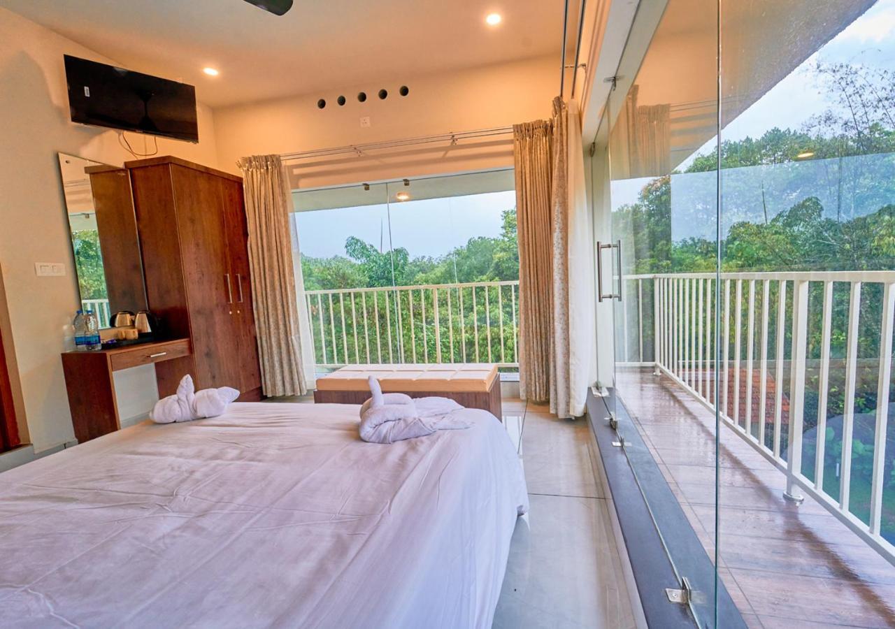 Glen Castle Vagamon Pool Resort By Voye Homes Eksteriør billede