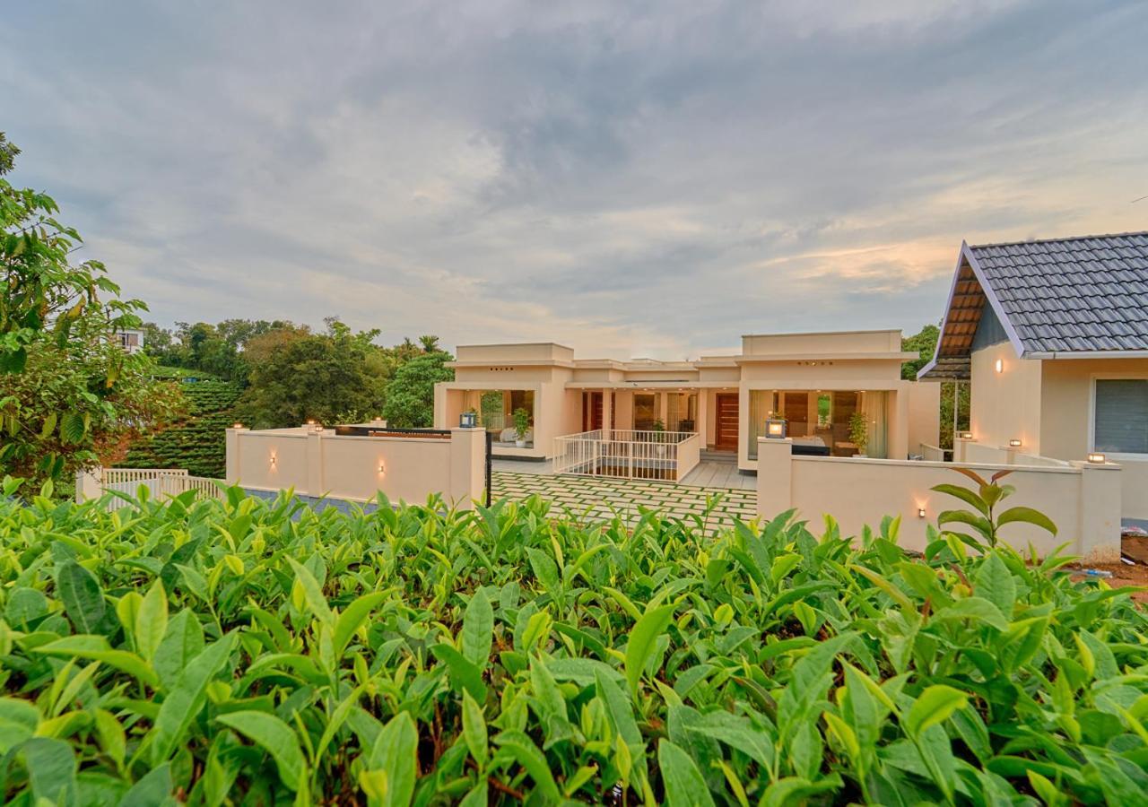 Glen Castle Vagamon Pool Resort By Voye Homes Eksteriør billede