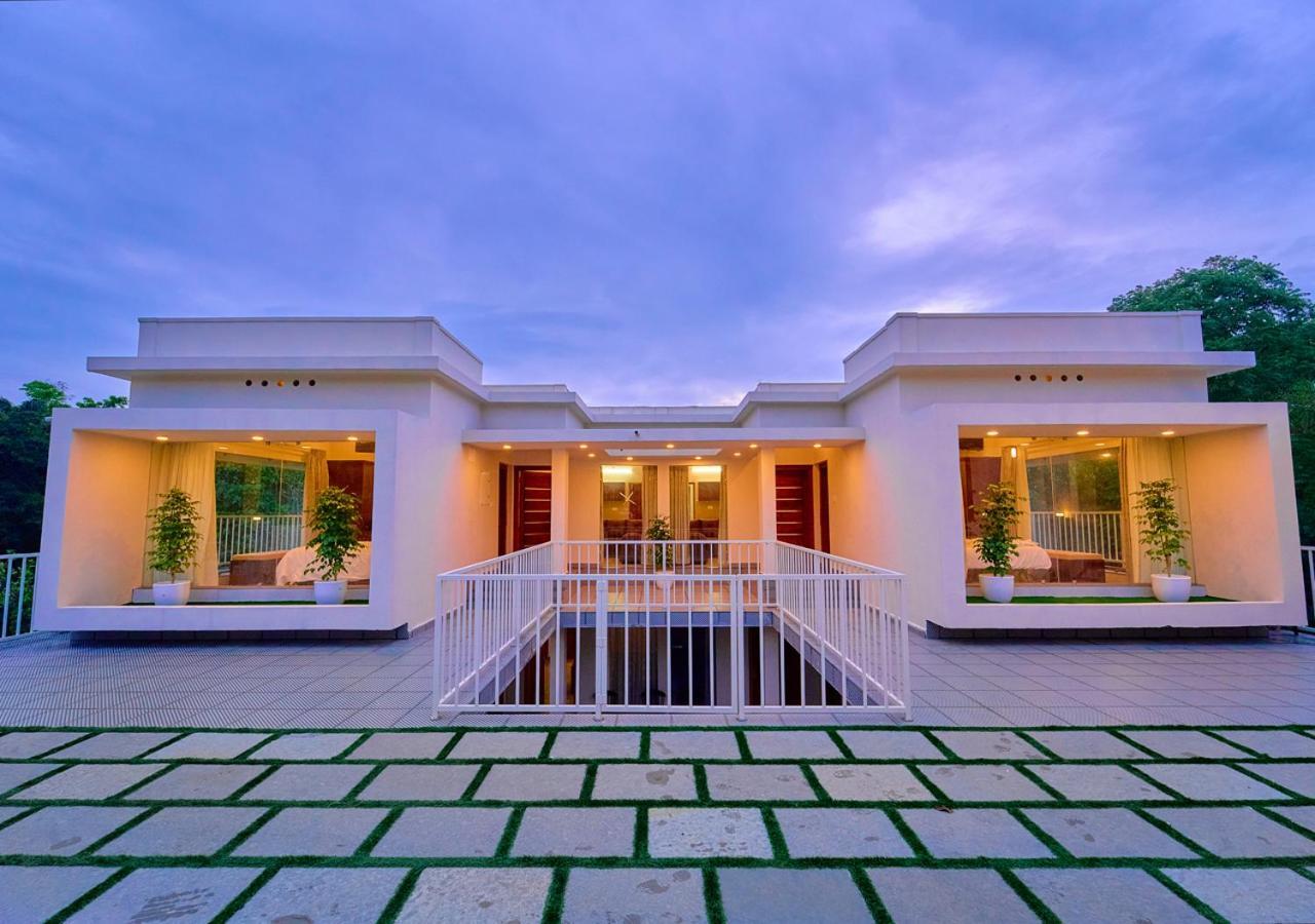 Glen Castle Vagamon Pool Resort By Voye Homes Eksteriør billede