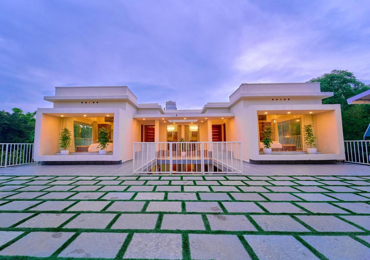 Glen Castle Vagamon Pool Resort By Voye Homes Eksteriør billede