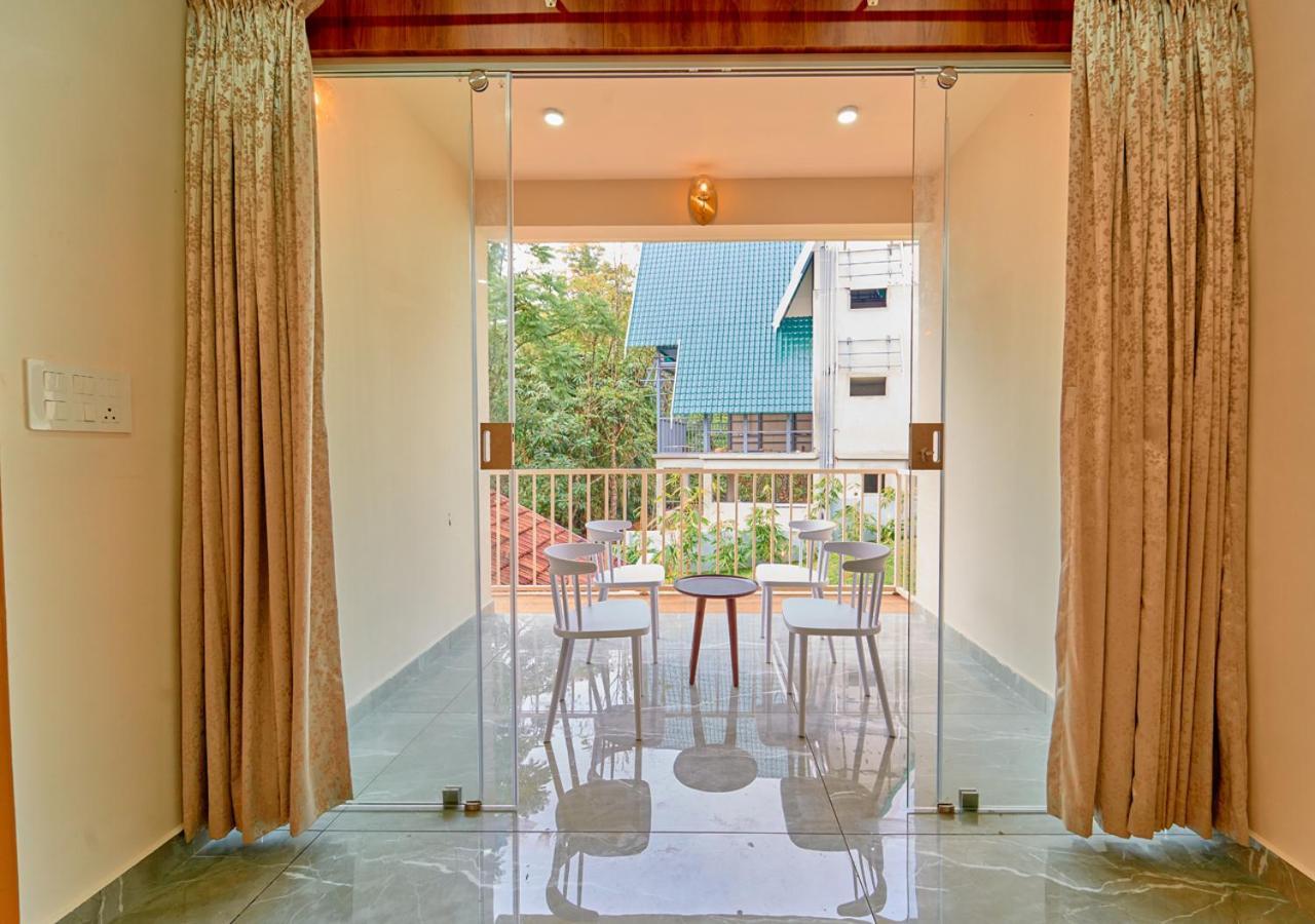 Glen Castle Vagamon Pool Resort By Voye Homes Eksteriør billede